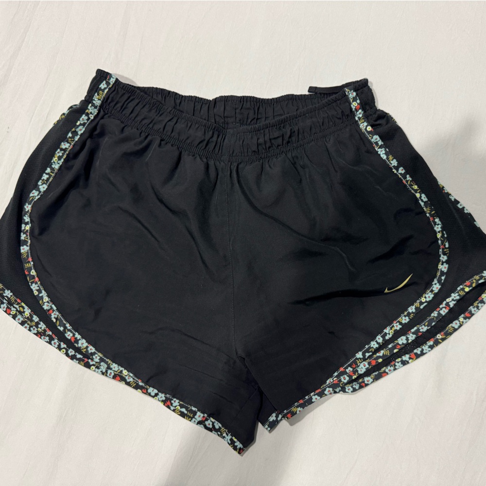 Nike Dri-Fit Running Shorts Black Floral Trim Athletic Gym Women’s Size M